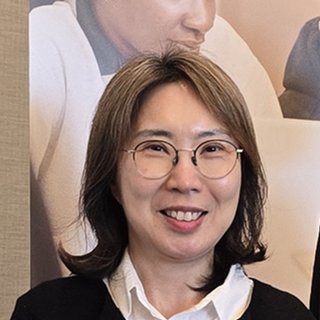 Julie, Консультант по поступлению